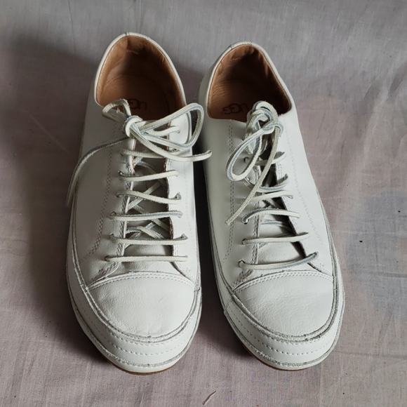 UGG Off White Shoes Size 9.5 M/W Leather Laces up - Picture 2 of 6